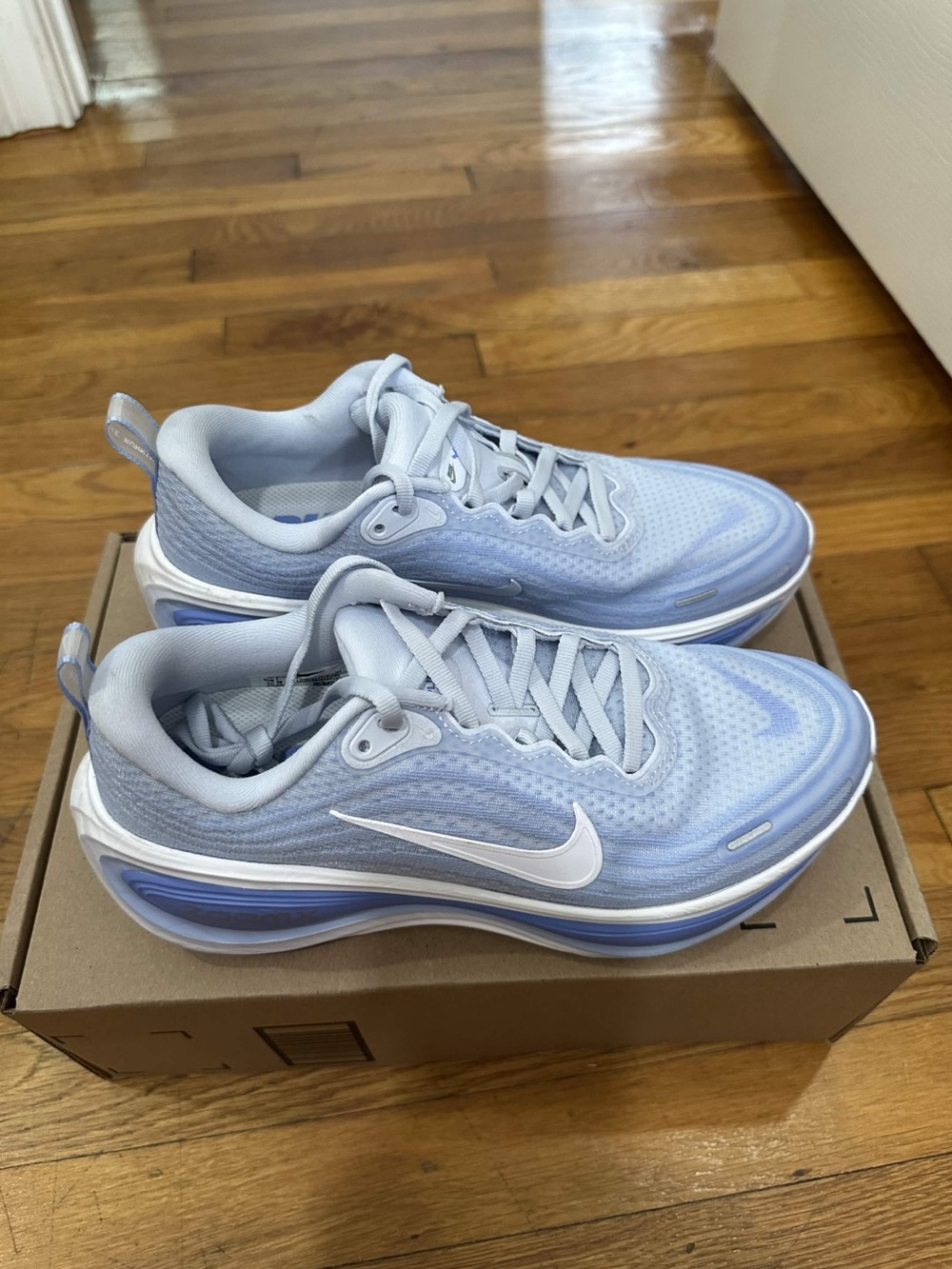 *Used* Nike Vomero Plus Women Blue White (HV8154-003) Size 7.5W